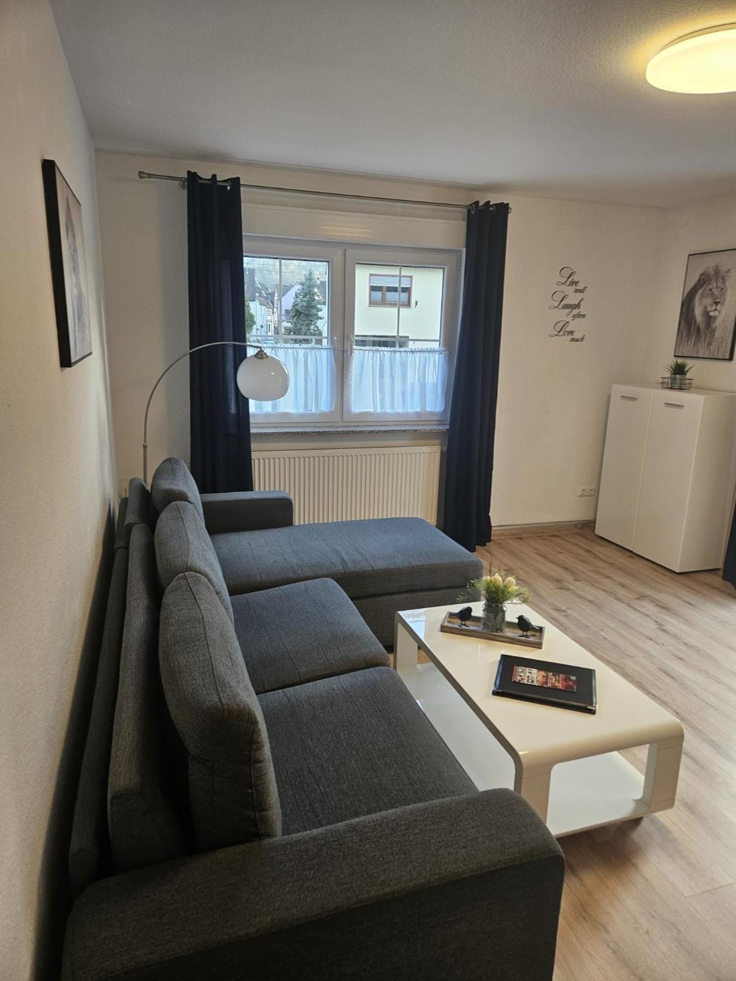 Hakans Moselblick Ferienwohnung Treis-Karden Exterior foto